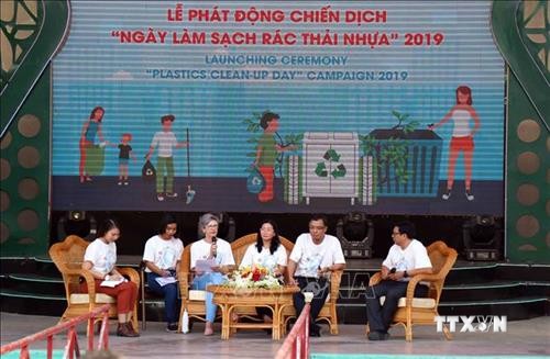 2019年塑料垃圾清理活动：呼吁人们携手保护环境