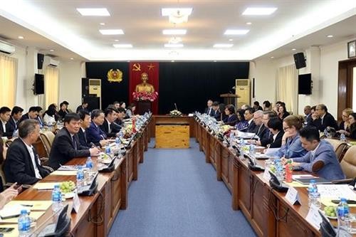 越南公安部长会见美国东盟商务理事会主席