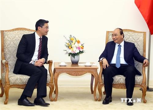 越南政府总理阮春福会见经济专家罗斯勒