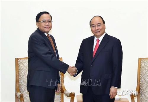 越南政府总理阮春福会见缅甸国际合作部部长吴觉丁
