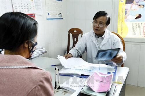 北江省98% 接受ARV治疗的HIV感染者持有医疗医保卡