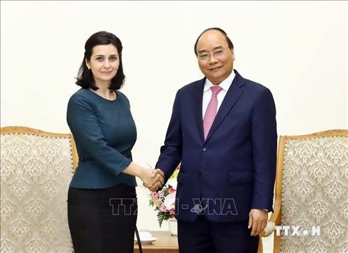 越南政府总理会见保加利亚和乌拉圭两国新任驻越大使