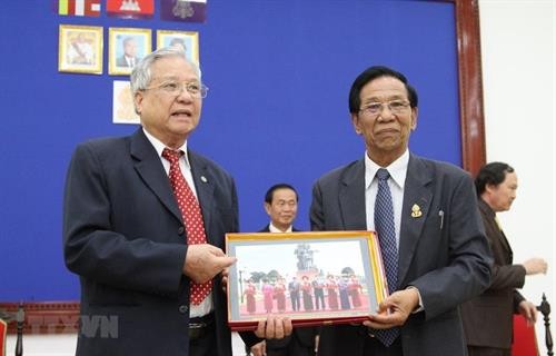 援柬越南老志愿军代表团对柬埔寨进行工作访问