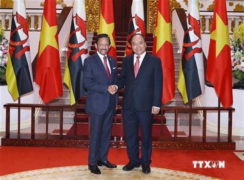 越南政府总理阮春福会见文莱苏丹