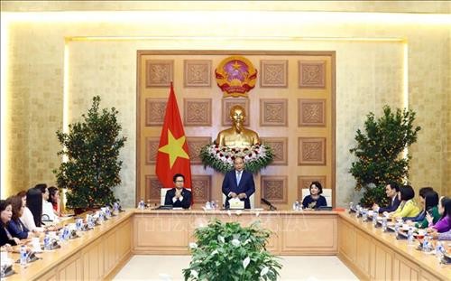 越南政府总理阮春福会见越南女企业家代表