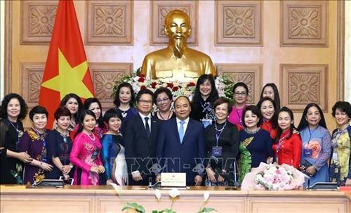 Thủ tướng gặp mặt đại biểu nữ doanh nhân Việt Nam