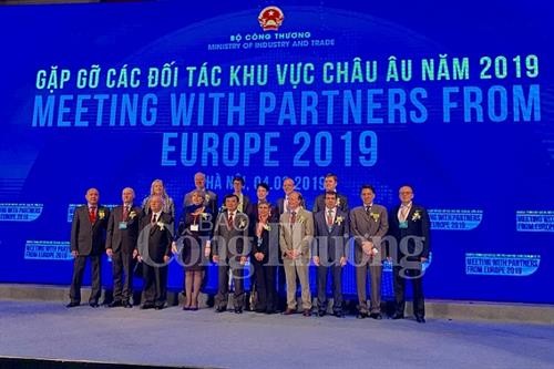 越南加强与欧洲地区各伙伴的对接
