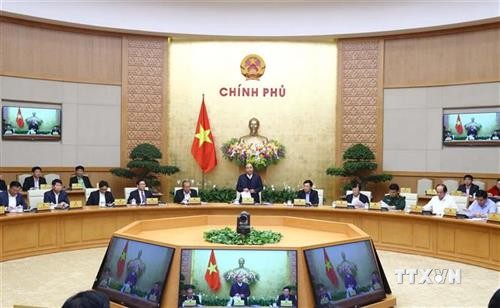 越南政府就制度建设问题召开专题会议 阮春福总理主持会议