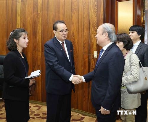 越共中央宣教部副部长武文方对朝鲜进行访问 