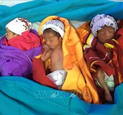 Mổ thành công ca sinh ba cho một phụ nữ Giẻ Triêng ở Quảng Nam