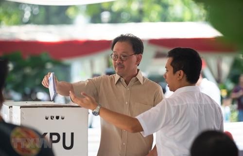 印尼总统选举：现任总统佐科支持率暂时领先