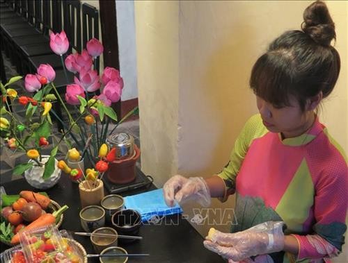 Làng nghề truyền thống hoa giấy Thanh Tiên - tranh dân gian làng Sình được công nhận là điểm du lịch