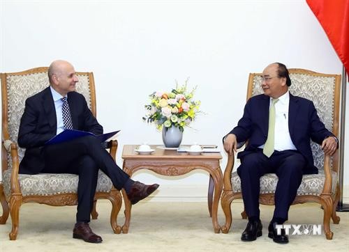 越南政府总理阮春福会见意大利驻越大使
