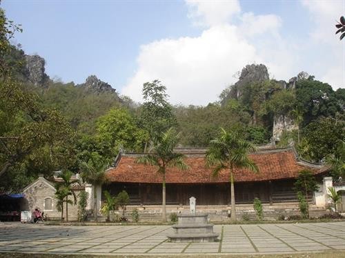 Khôi phục các giá trị đặc sắc di sản văn hóa phi vật thể lễ hội chùa Thầy - Hà Nội 