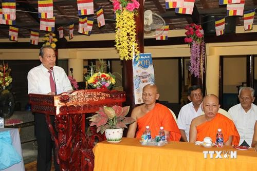 政府副总理张和平走访慰问茶荣和永隆两省高棉族同胞