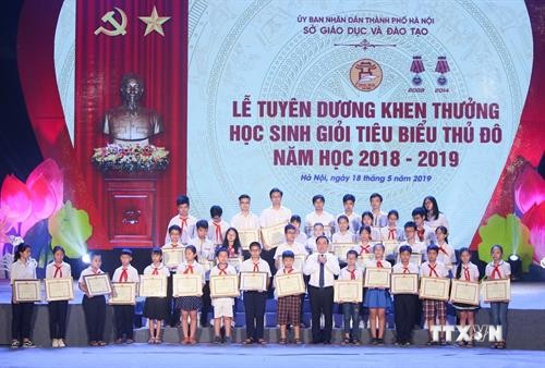 Tuyên dương học sinh giỏi tiêu biểu Thủ đô năm học 2018 - 2019