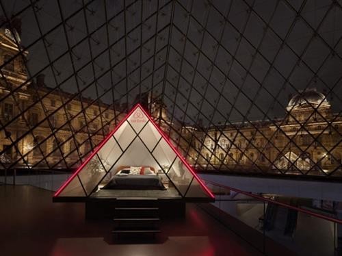 Trải nghiệm thú vị của vị khách đầu tiên qua đêm trong Bảo tàng Louvre