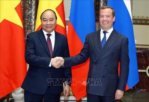 越俄两国总理共同主持记者会 对外通报会谈结果
