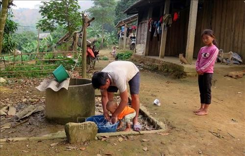 Người dân Tuyên Quang “khát” bên công trình nước sạch tiền tỷ
