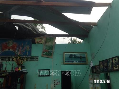 Gia Lai: Gần 50 căn nhà sập sàn, tốc mái do lốc xoáy