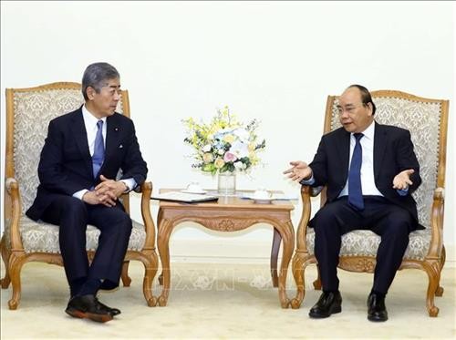越南政府总理阮春福会见日本防卫大臣