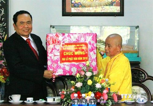 Chủ tịch Uỷ ban Trung ương Mặt trận Tổ quốc Việt Nam chúc mừng Đại lễ Phật đản tại Thừa Thiên – Huế, Quảng Trị