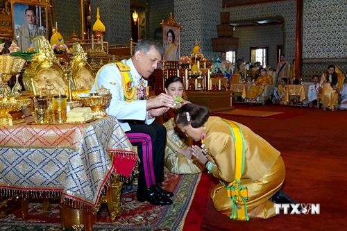 泰国国王哇集拉隆功为王室成员赐予新封号