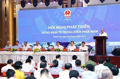 Thủ tướng Chính phủ Nguyễn Xuân Phúc chủ trì Hội nghị phát triển vùng kinh tế trọng điểm phía Nam
