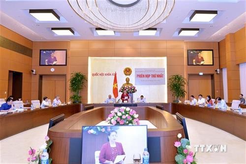 越共中央政治局关于越南法律体系建设决议总结工作指委会召开首次会议