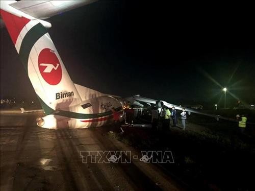 孟加拉国飞机在缅甸降落时滑出跑道 致多人受伤