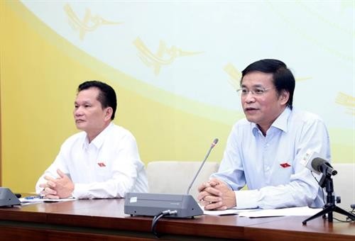 越南第十四届国会第七次会议：采取更强有力的法律制裁措施 提升酒驾整治工作质效