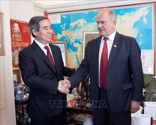 越南与俄罗斯共产党加强合作关系