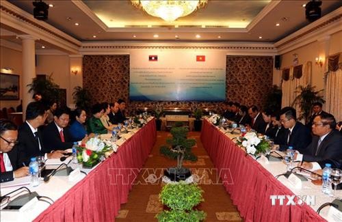 胡志明市与老挝万象加强党建工作合作