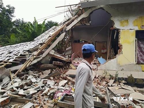 印尼东部发生6.3级地震