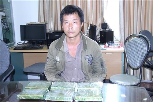 Bắt đối tượng Giàng Seo Dìn vận chuyển, tàng trữ trái phép 2,1 kg heroin