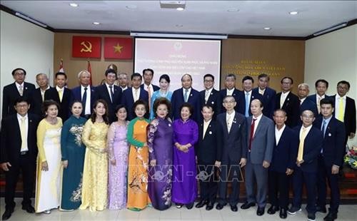 阮春福总理造访越南驻泰国大使馆