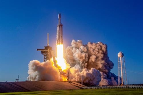 ក្រុមហ៊ុន SpaceX នឹង​ដឹក​ធាតុ​មនុស្ស ១៥២ នាក់​ទៅ​ដង​តារាវិថី​តាមរយៈ​យាន​រ៉ុក្កែត Falcon Heavy