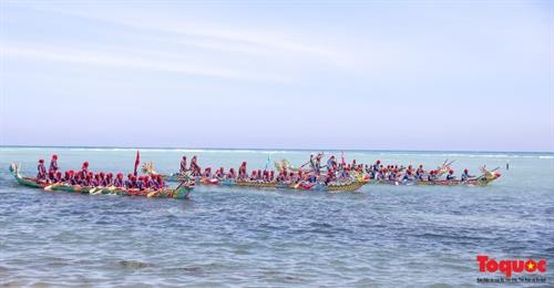 Tuần lễ văn hóa, du lịch Lý Sơn lần thứ II: Đua thuyền tứ linh