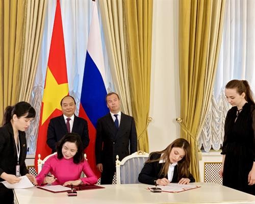 越南文化体育与旅游部同俄罗斯旅游局签署合作协议