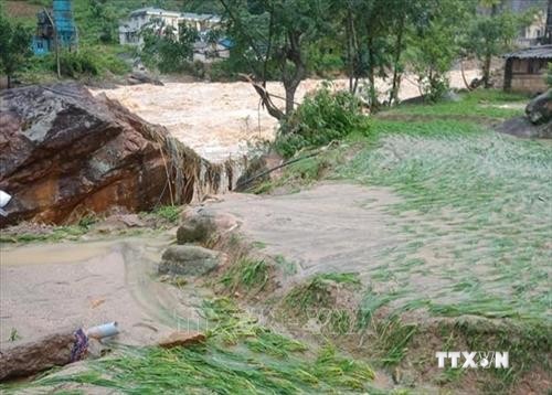 Khẩn trương khắc phục hậu quả mưa lũ tại xã Bản Hồ
