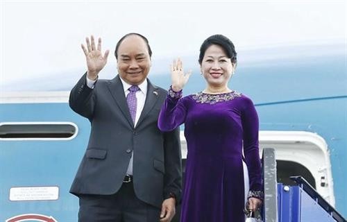 越南政府总理阮春福启程出席G20峰会和访问日本