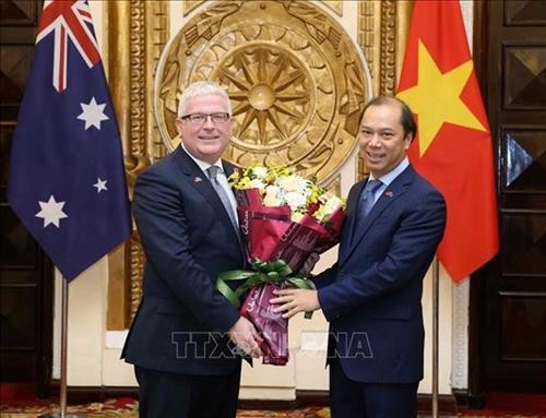 澳大利亚驻越大使获得越南社会主义共和国的友谊勋章