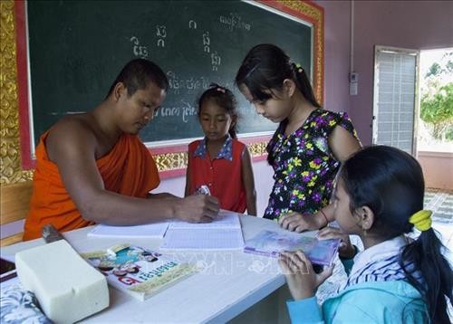 Lớp học tiếng Khmer cho trẻ em trong dịp nghỉ hè ở Kiên Giang