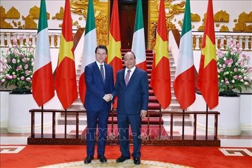 意大利总理结束对越南进行的正式访问