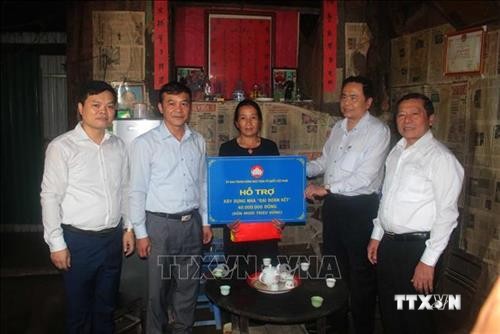 Trung ương Mặt trận Tổ quốc Việt Nam quan tâm hỗ trợ các gia đình chính sách, hộ nghèo tỉnh Cao Bằng