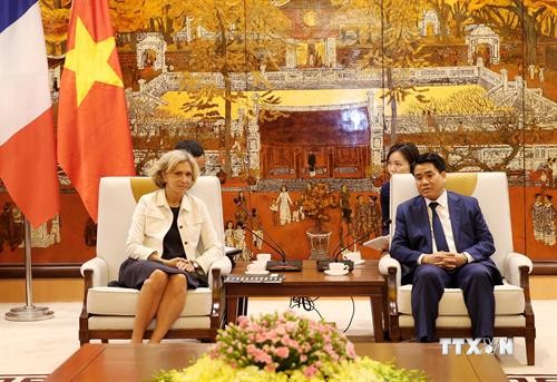 促进越南河内市与法国法兰西岛合作关系
