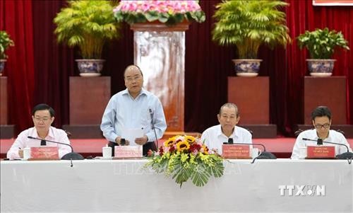 Thủ tướng chủ trì cuộc làm việc của Tiểu ban Kinh tế xã hội với các địa phương Đồng bằng Sông Cửu Long