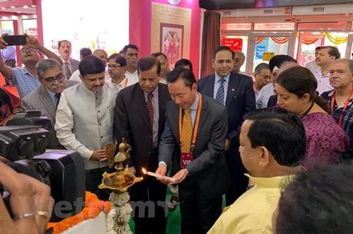 越南参加第七届印度国际丝绸博览会