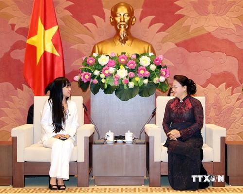 越南国会主席阮氏金银会见法越议员友好小组