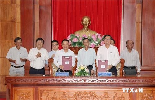 Thông tấn xã Việt Nam và UBND tỉnh Tiền Giang ký thỏa thuận hợp tác thông tin